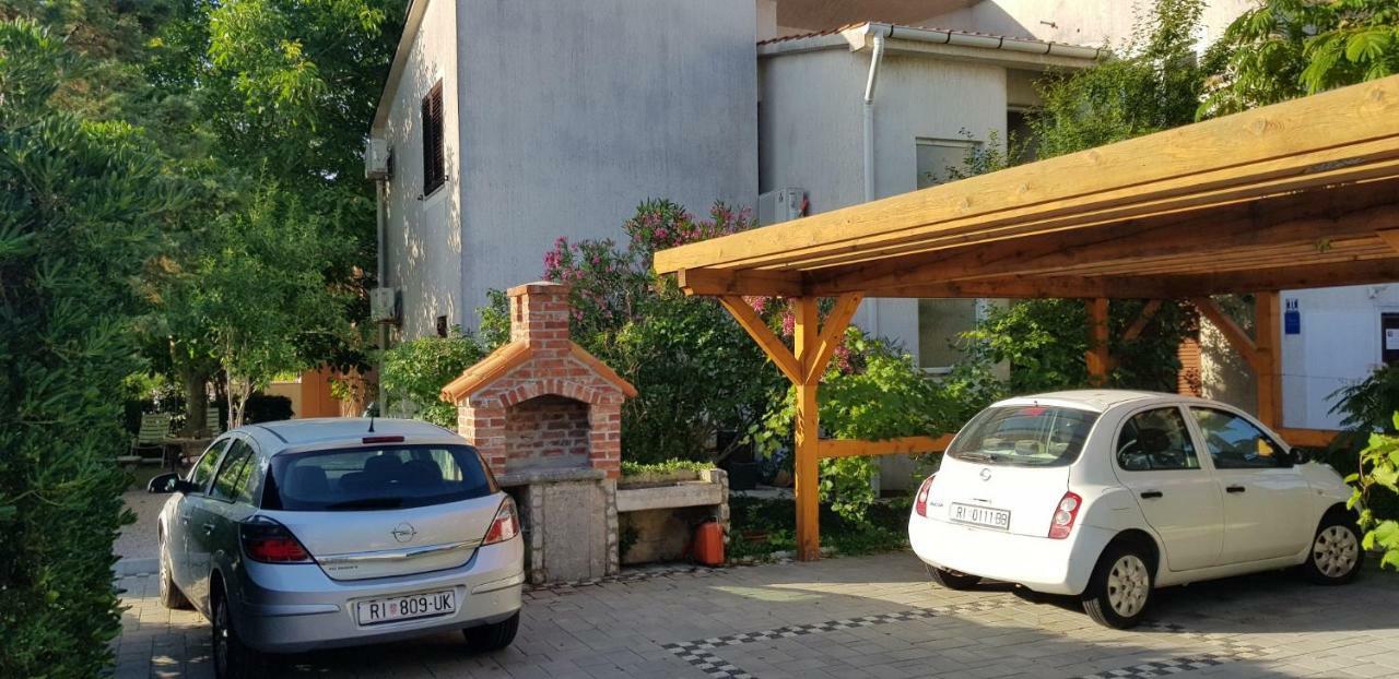 Apartmani Pajalic Krk Town Exterior foto