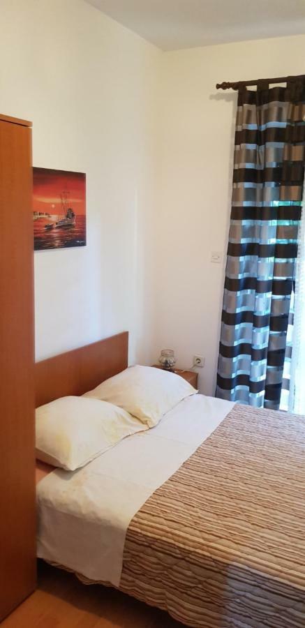 Apartmani Pajalic Krk Town Exterior foto